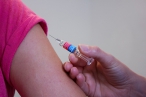 Rodiče věří mýtům o očkování, roste výskyt spalniček. V Praze už je epidemie
