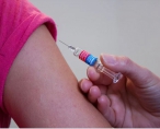 Zeman podpořil povinné očkování