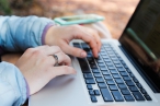 ČSÚ: Objednání na vyšetření po internetu nabízelo 9 procent lékařů