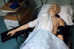 Medici se dostanou méně k pacientům, trénují proto na modelech