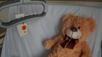Dostat příspěvek na péči o onkologicky nemocné dítě bývá problém. Kritizují to i lékaři