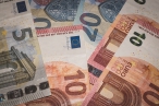 Odměna lékařů a sester významně převýšila průměrnou mzdu v ČR a vyrovnala se průměru EU