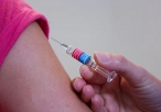 Vládní epidemiolog Chlíbek: Masové očkování je nezbytné. Jinak nad virem nezvítězíme