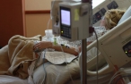 Tak vypadá boj o lidské životy v první linii. Fotoreportáž z jednotky intenzivní péče
