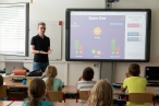 PŘEHLEDNĚ: Omikron zavírá školy. Jak a kde rodiče požádají o krizové ošetřovné 